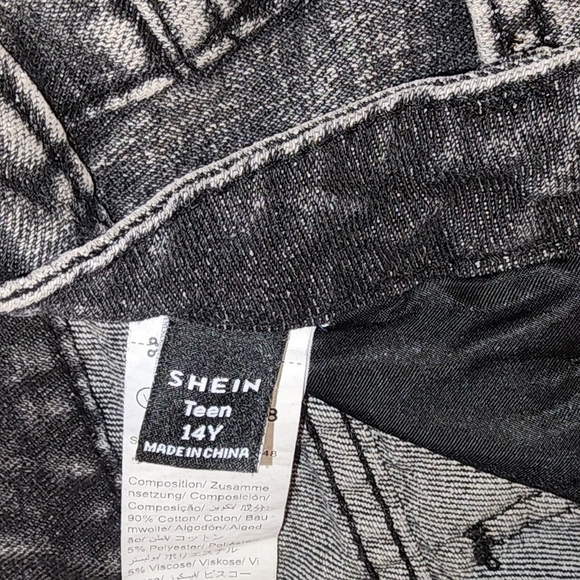 SHEIN Black Distressed Denim Shorts High-Waisted - Picture 3 of 3